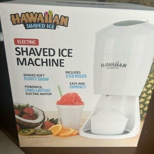 Hawaiian shaved ice machine